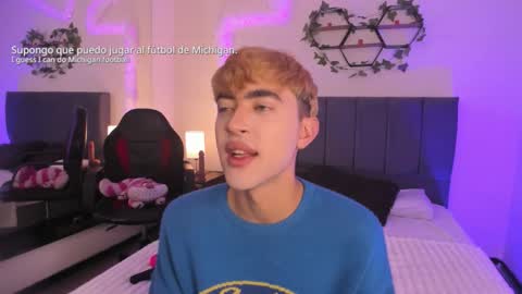 Snapshot of justinbe_ chatting on October 15, 11:32 am Justin online show from October 15, 11:32 am