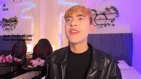 Snapshot of justinbe_ chatting on October 17, 11:24 am Justin online show from October 17, 11:24 am