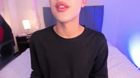 Snapshot of justinbe_ chatting on October 24, 11:17 am Justin online show from October 24, 11:17 am