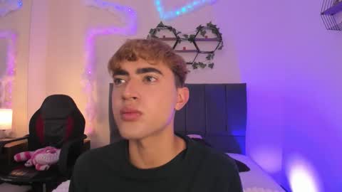 Justin online show from December 4, 11:30 am