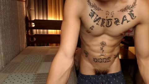 Snapshot of justine_hunk chatting on December 3, 4:14 am justine_hunk online show from December 3, 4:14 am