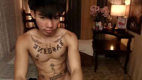 Snapshot of justine_hunk chatting on December 9, 5:18 am justine_hunk online show from December 9, 5:18 am