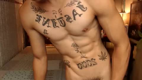 Snapshot of justine_hunk chatting on December 20, 1:58 am justine_hunk online show from December 20, 1:58 am