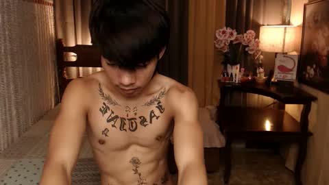 Snapshot of justine_hunk chatting on December 22, 1:01 am justine_hunk online show from December 22, 1:01 am