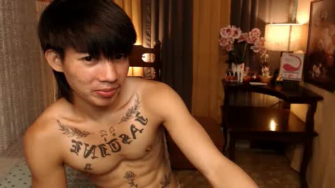 Snapshot of justine_hunk chatting on December 24, 2:54 am justine_hunk online show from December 24, 2:54 am