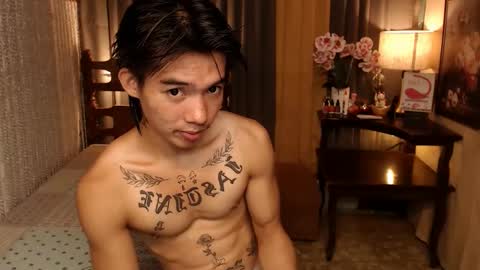 Snapshot of justine_hunk chatting on December 24, 6:00 am justine_hunk online show from December 24, 6:00 am