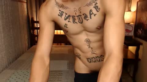 Snapshot of justine_hunk chatting on December 29, 11:08 pm justine_hunk online show from December 29, 11:08 pm