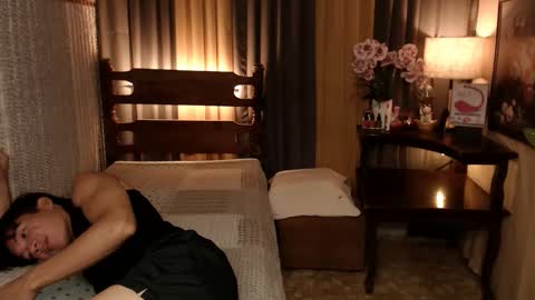 Snapshot of justine_hunk chatting on December 31, 2:08 am justine_hunk online show from December 31, 2:08 am
