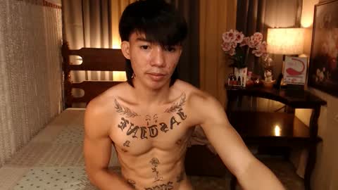 Snapshot of justine_hunk chatting on January 1, 11:29 pm justine_hunk online show from January 1, 11:29 pm