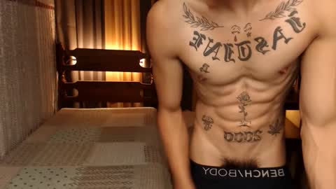 Snapshot of justine_hunk chatting on January 4, 6:30 am justine_hunk online show from January 4, 6:30 am