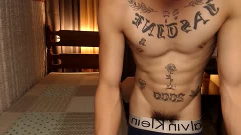 Snapshot of justine_hunk chatting on January 11, 3:55 am justine_hunk online show from January 11, 3:55 am
