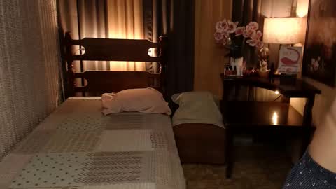 Snapshot of justine_hunk chatting on January 14, 7:38 am justine_hunk online show from January 14, 7:38 am