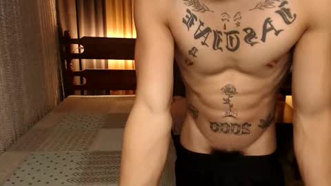 Snapshot of justine_hunk chatting on January 14, 2:00 pm justine_hunk online show from January 14, 2:00 pm