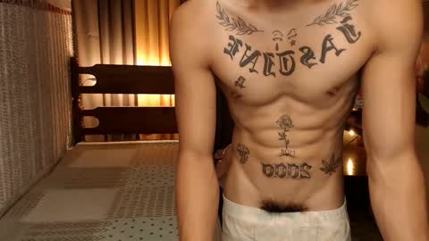 Snapshot of justine_hunk chatting on January 17, 5:32 am justine_hunk online show from January 17, 5:32 am