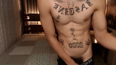 Snapshot of justine_hunk chatting on February 1, 7:15 am justine_hunk online show from February 1, 7:15 am