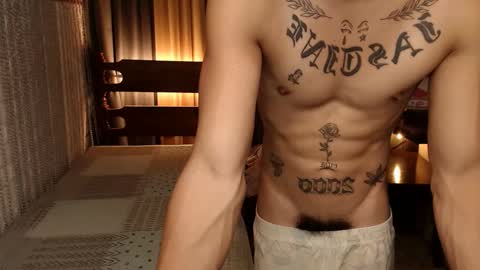Snapshot of justine_hunk chatting on February 2, 5:10 am justine_hunk online show from February 2, 5:10 am
