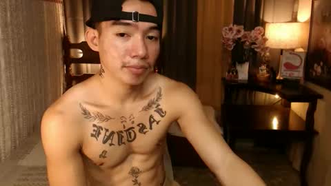 Snapshot of justine_hunk chatting on February 21, 4:29 am justine_hunk online show from February 21, 4:29 am