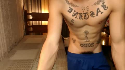 Snapshot of justine_hunk chatting on February 23, 8:39 am justine_hunk online show from February 23, 8:39 am