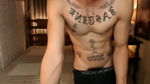 Snapshot of justine_hunk chatting on February 28, 10:30 am justine_hunk online show from February 28, 10:30 am
