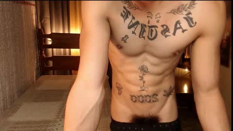 Snapshot of justine_hunk chatting on March 5, 4:24 am justine_hunk online show from March 5, 4:24 am