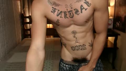 Snapshot of justine_hunk chatting on March 8, 8:44 am justine_hunk online show from March 8, 8:44 am