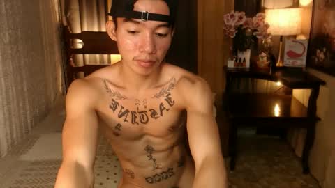 Snapshot of justine_hunk chatting on March 9, 8:29 am justine_hunk online show from March 9, 8:29 am