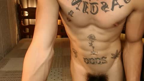 Snapshot of justine_hunk chatting on March 10, 7:10 am justine_hunk online show from March 10, 7:10 am