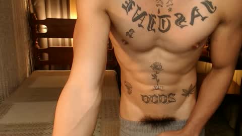 Snapshot of justine_hunk chatting on March 10, 10:15 am justine_hunk online show from March 10, 10:15 am
