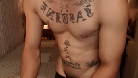 justine_hunk online show from May 9, 3:56 am