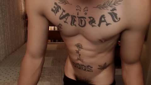 justine_hunk online show from May 10, 6:07 am