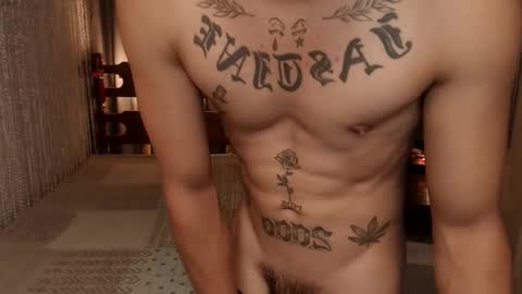 justine_hunk online show from May 15, 6:42 am