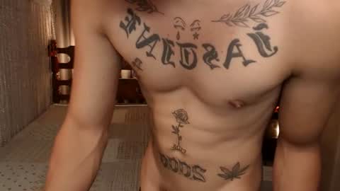 justine_hunk online show from June 12, 6:01 am