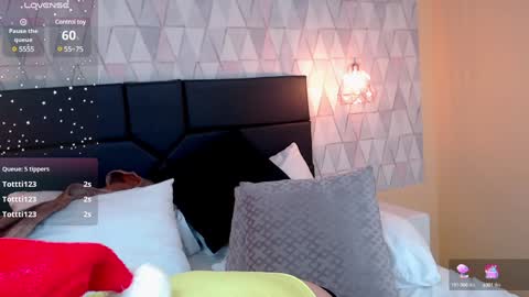 Justine online show from December 24, 8:22 am