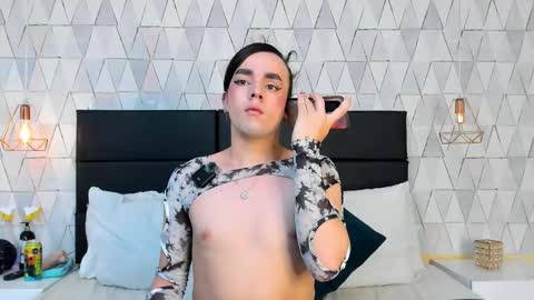 Justine online show from December 2, 3:23 am