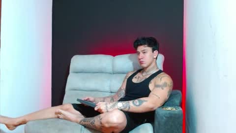 justinfuller_31 online show from February 8, 6:55 pm