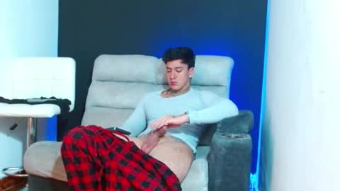 justinfuller_31 online show from March 10, 8:03 pm