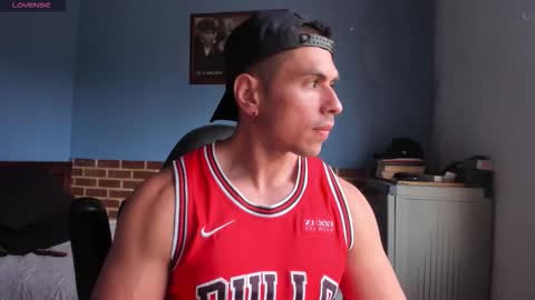 Snapshot of justinkart chatting on October 4, 2:48 pm justinkart online show from October 4, 2:48 pm