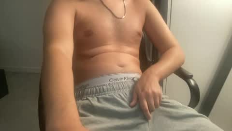Snapshot of justinl567 chatting on July 29, 5:22 pm Justin online show from July 29, 5:22 pm
