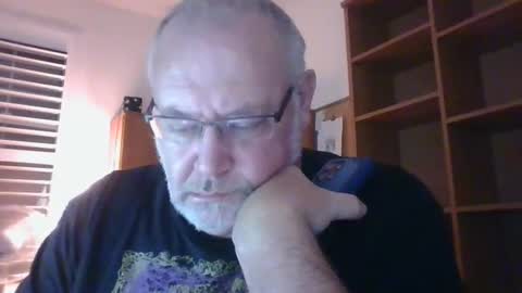 Snapshot of justme196756 chatting on September 14, 8:35 am justme196756 online show from September 14, 8:35 am