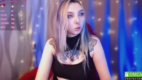 Snapshot of justmeowgirl chatting on February 20, 5:44 am justmeowgirl online show from February 20, 5:44 am