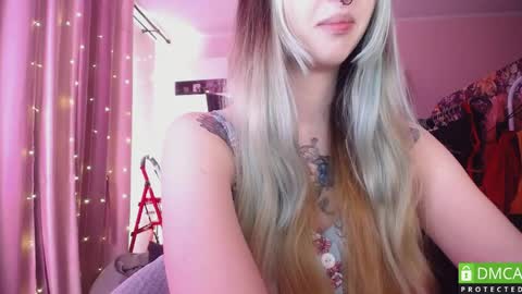 justmeowgirl online show from May 20, 6:08 am