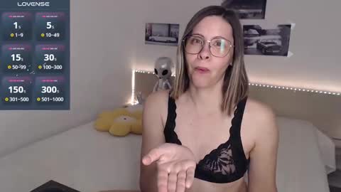 Snapshot of justmexy7 chatting on January 1, 4:50 am Julie online show from January 1, 4:50 am