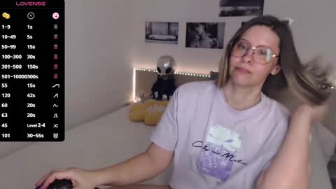 Snapshot of justmexy7 chatting on March 8, 5:17 am Julie online show from March 8, 5:17 am