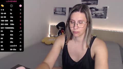 Snapshot of justmexy7 chatting on September 8, 3:55 pm Julie online show from September 8, 3:55 pm