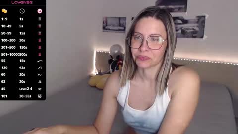 Snapshot of justmexy7 chatting on September 11, 4:12 am Julie online show from September 11, 4:12 am