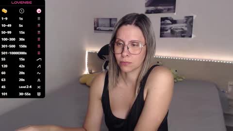 Snapshot of justmexy7 chatting on September 23, 4:21 pm Julie online show from September 23, 4:21 pm