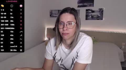 Snapshot of justmexy7 chatting on October 10, 4:00 am Julie online show from October 10, 4:00 am