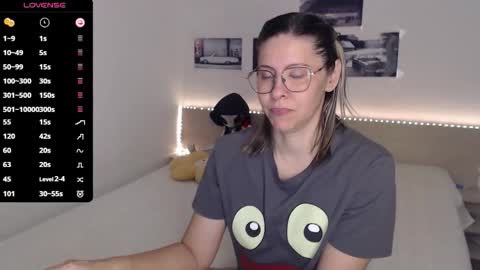 Snapshot of justmexy7 chatting on October 23, 4:01 am Julie online show from October 23, 4:01 am