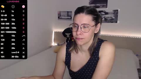 Snapshot of justmexy7 chatting on October 27, 4:49 am Julie online show from October 27, 4:49 am