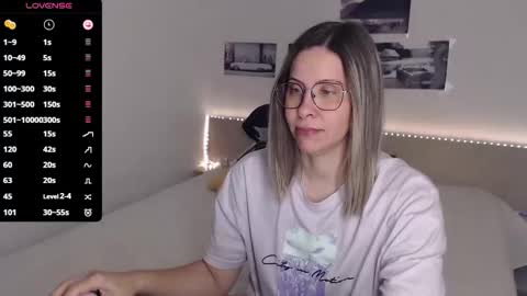 Snapshot of justmexy7 chatting on November 10, 4:44 am Julie online show from November 10, 4:44 am